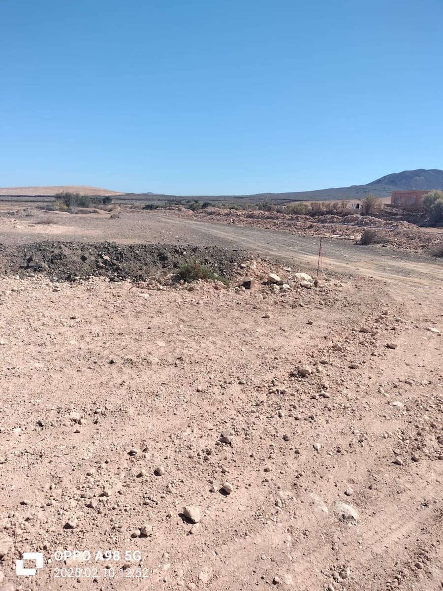 Ubebygd land til salgs i Lajares - € 49 000 (Ref: 9074249)