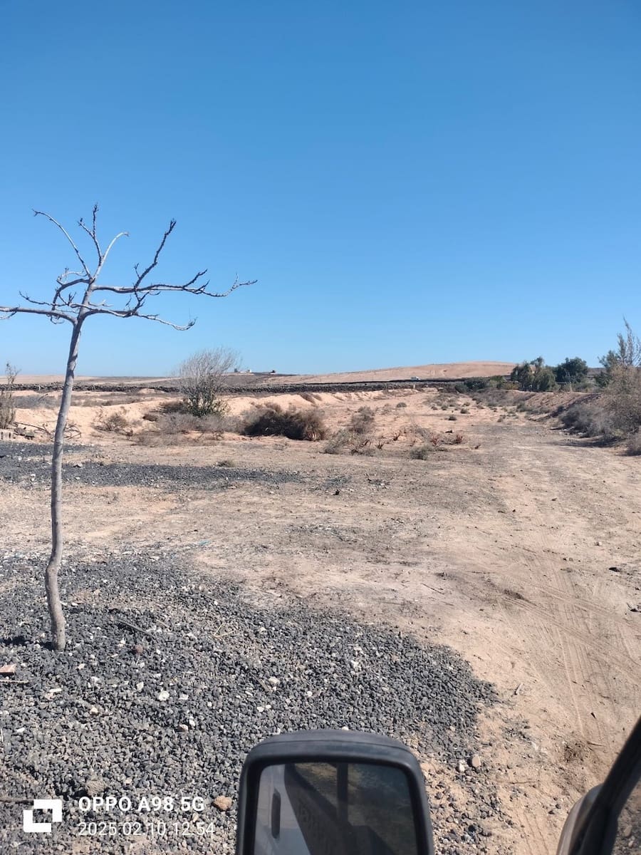 Ubebygd land til salgs i Lajares - € 49 000 (Ref: 9074249)