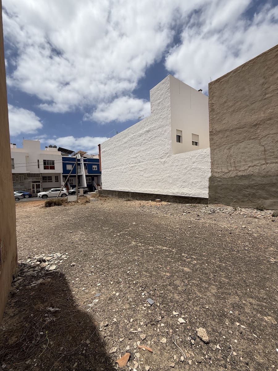 Grunde uden byggetilladelser til salg i Puerto del Rosario - € 195.000 (Ref: 9113472)