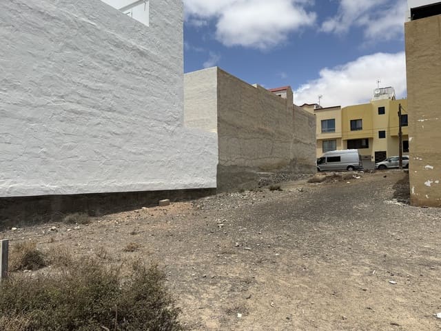 Grunde uden byggetilladelser til salg i Puerto del Rosario - € 195.000 (Ref: 9113472)