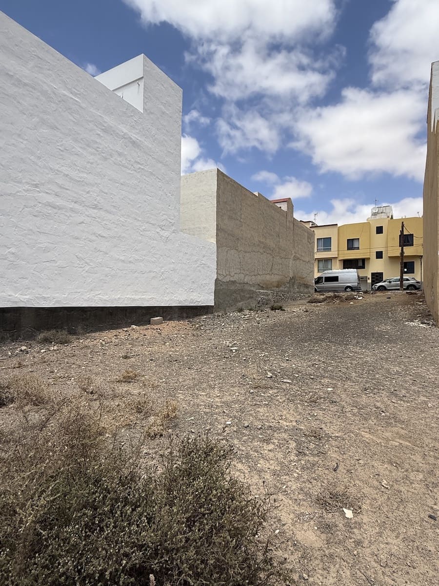 Grunde uden byggetilladelser til salg i Puerto del Rosario - € 195.000 (Ref: 9113472)