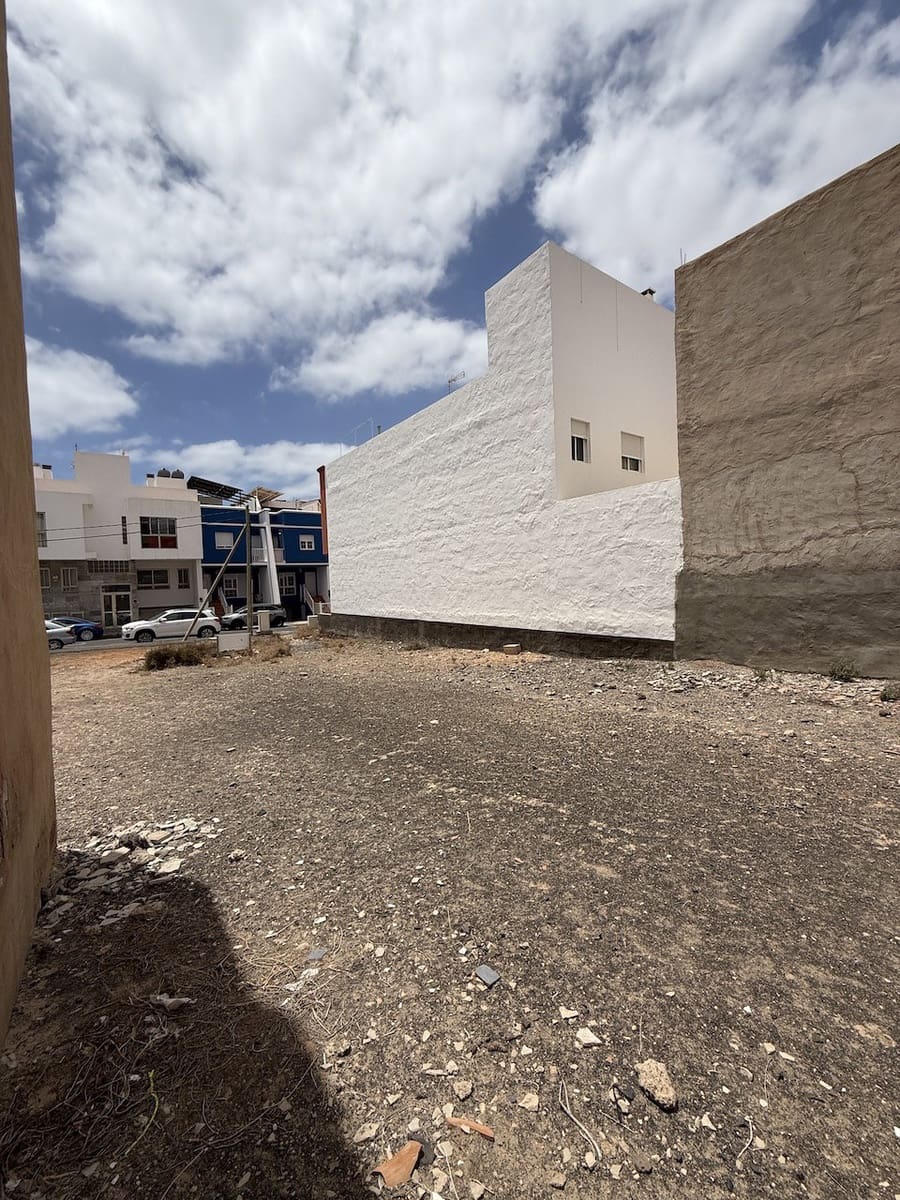 Landgrundstück zu verkaufen in Puerto del Rosario - 168.000 € (Ref: 9113472)