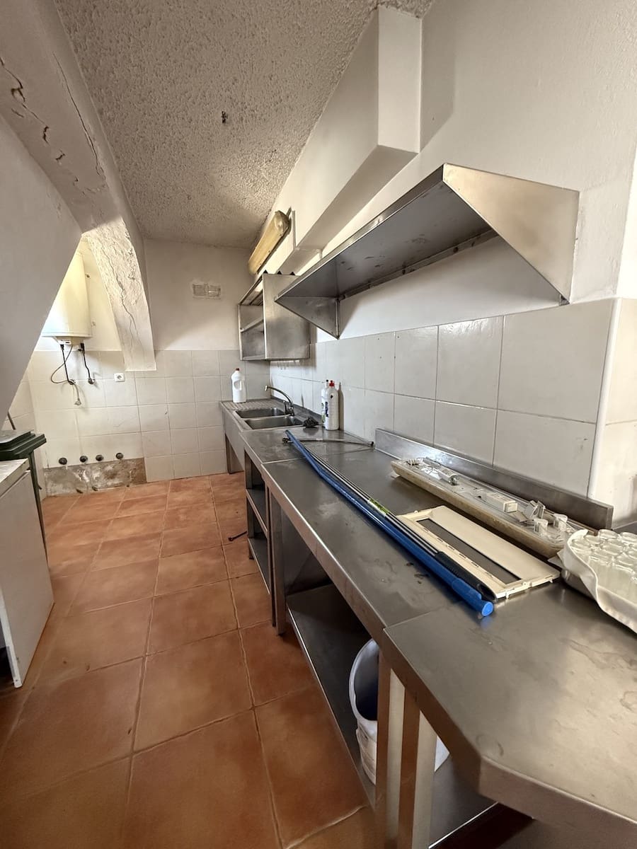 Commercial for sale in Pajara with garage - € 265,000 (Ref: 9293506)