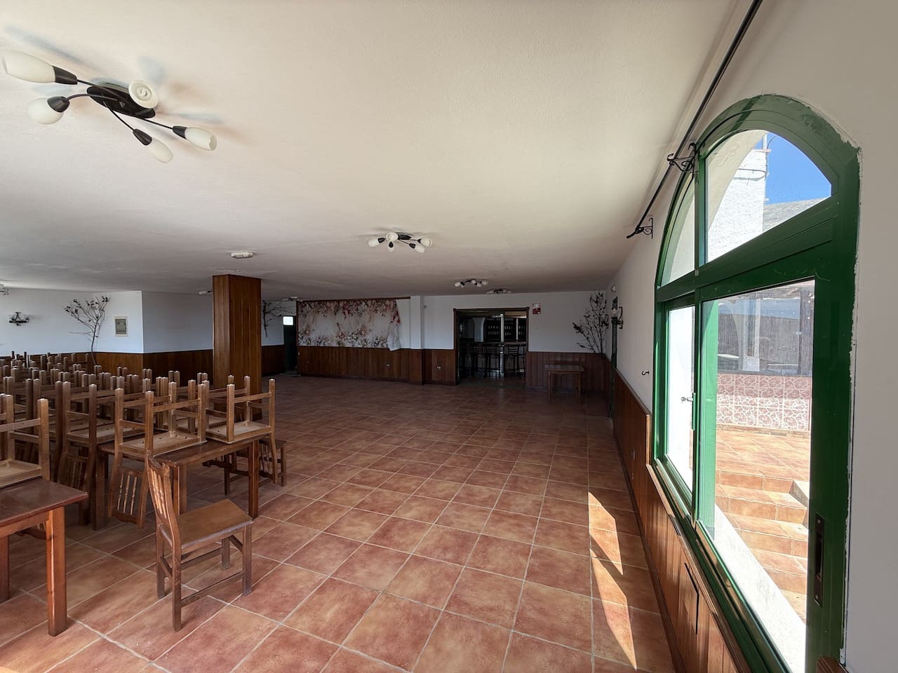 Commercial for sale in Pajara with garage - € 265,000 (Ref: 9293506)