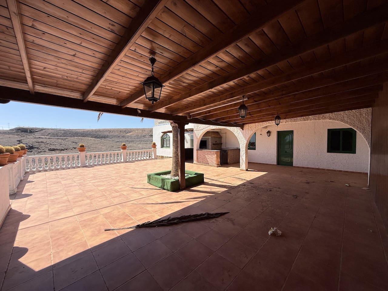 Commercial for sale in Pajara with garage - € 265,000 (Ref: 9293506)
