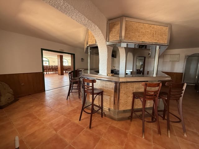 Commercial for sale in Pájara with garage - € 265,000 (Ref: 9293506)