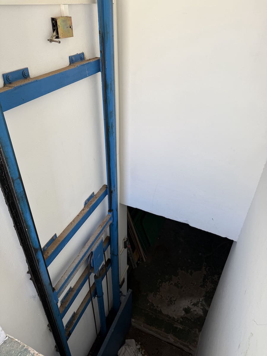 Commercial for sale in Pajara with garage - € 265,000 (Ref: 9293506)