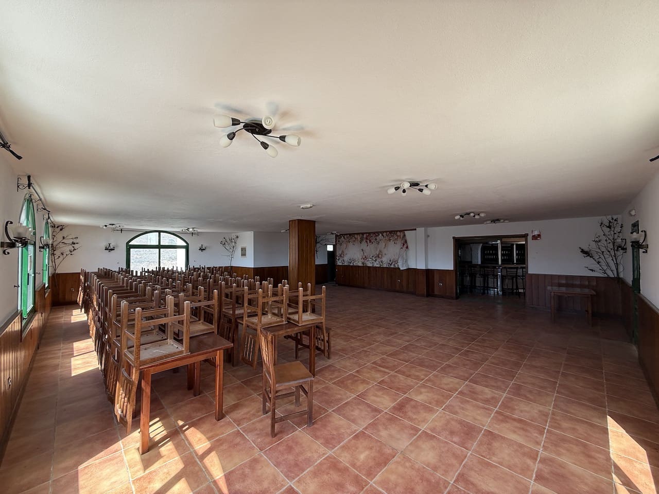 Commercial for sale in Pajara with garage - € 265,000 (Ref: 9293506)