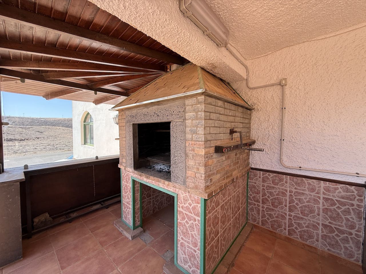 Commercial for sale in Pajara with garage - € 265,000 (Ref: 9293506)