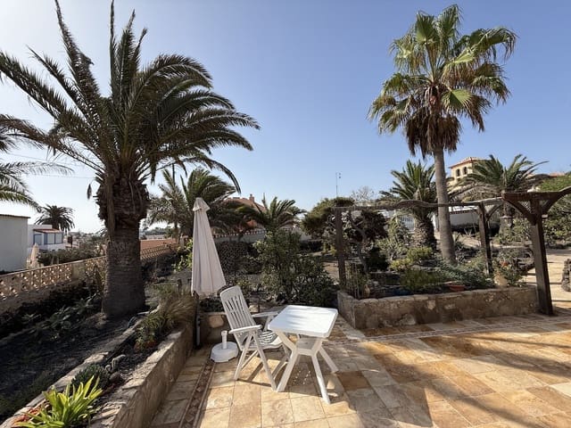 2 soveværelse Villa til salg i Corralejo, La Oliva med garage - € 680.000 (Ref: 9298734)