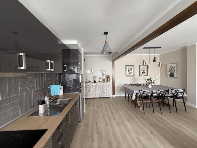 3 slaapkamer Appartement te koop in Corralejo, La Oliva - € 315.000 (Ref: 9301908)