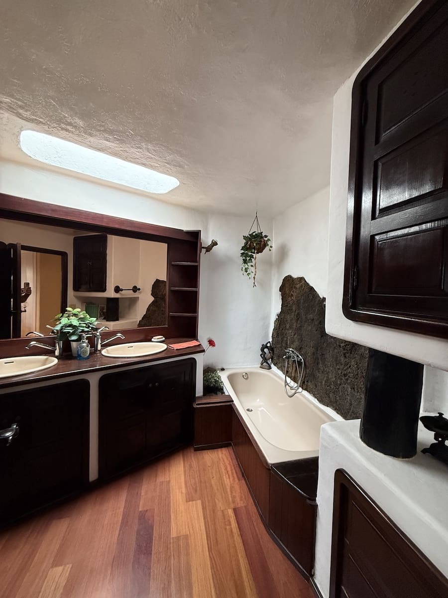 4 bedroom Villa for sale in Nazaret with garage - € 690,000 (Ref: 9311423)