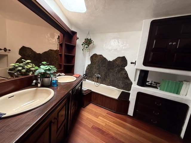 4 soveværelse Villa til salg i Nazaret, Teguise med garage - € 690.000 (Ref: 9311423)