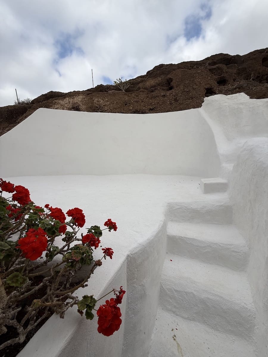 4 bedroom Villa for sale in Nazaret with garage - € 690,000 (Ref: 9311423)