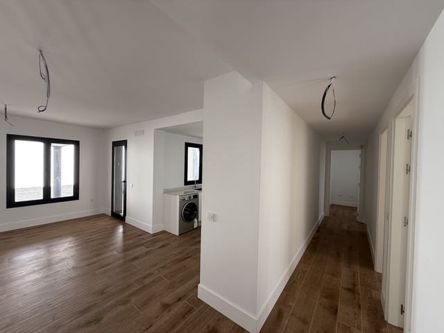 3 Zimmer Apartment zu verkaufen in Corralejo, La Oliva mit Garage - 345.000 € (Ref: 9340537)