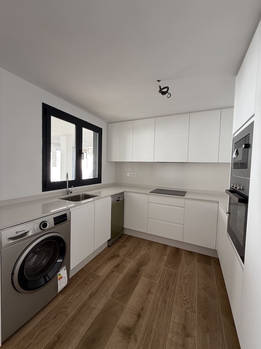 3 Zimmer Apartment zu verkaufen in Corralejo mit Garage - 345.000 € (Ref: 9340537)