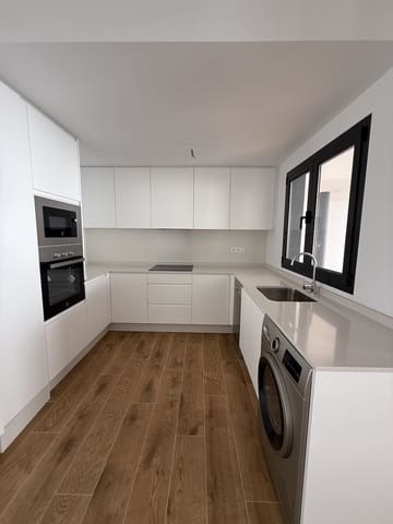 3 Zimmer Apartment zu verkaufen in Corralejo, La Oliva mit Garage - 345.000 € (Ref: 9340537)