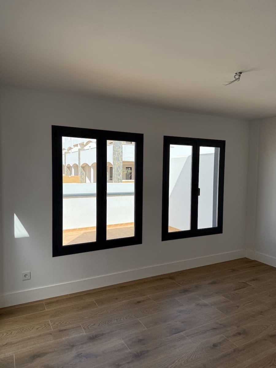 3 slaapkamer Appartement te koop in Corralejo met garage - € 360.000 (Ref: 9340539)