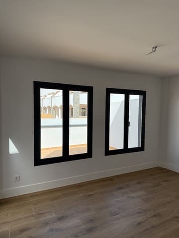 3 slaapkamer Appartement te koop in Corralejo, La Oliva met garage - € 360.000 (Ref: 9340539)