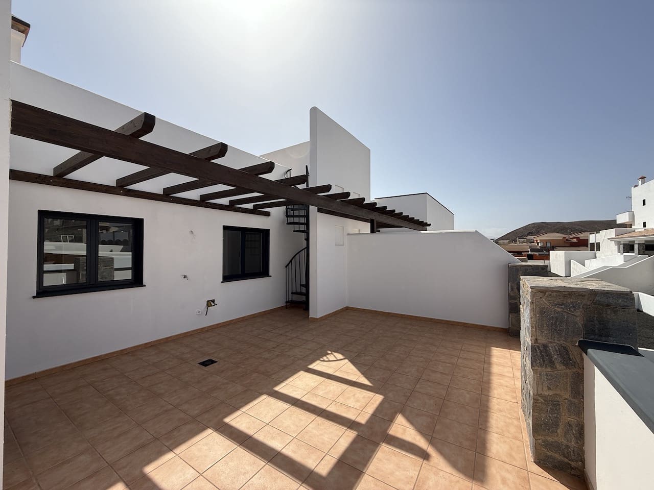 3 slaapkamer Appartement te koop in Corralejo met garage - € 360.000 (Ref: 9340539)