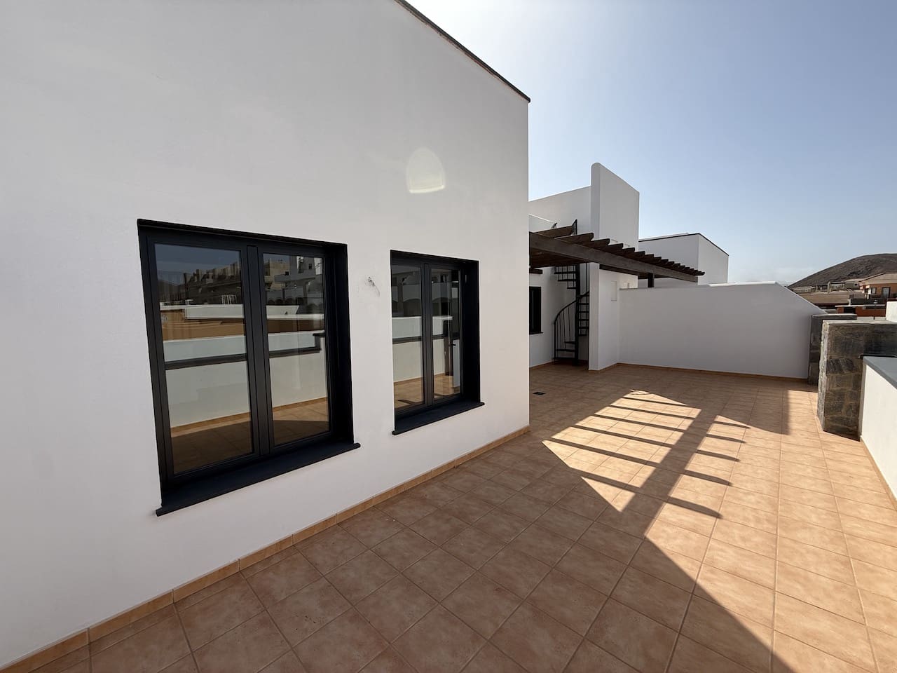 3 slaapkamer Appartement te koop in Corralejo met garage - € 360.000 (Ref: 9340539)