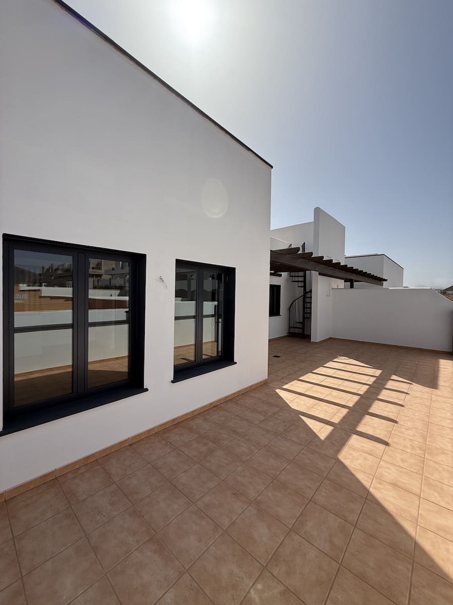 3 slaapkamer Appartement te koop in Corralejo met garage - € 360.000 (Ref: 9340539)