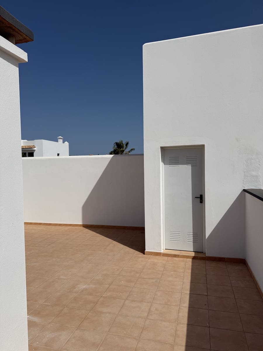 3 slaapkamer Appartement te koop in Corralejo met garage - € 360.000 (Ref: 9340539)