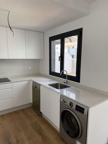 3 slaapkamer Appartement te koop in Corralejo, La Oliva met garage - € 360.000 (Ref: 9340539)