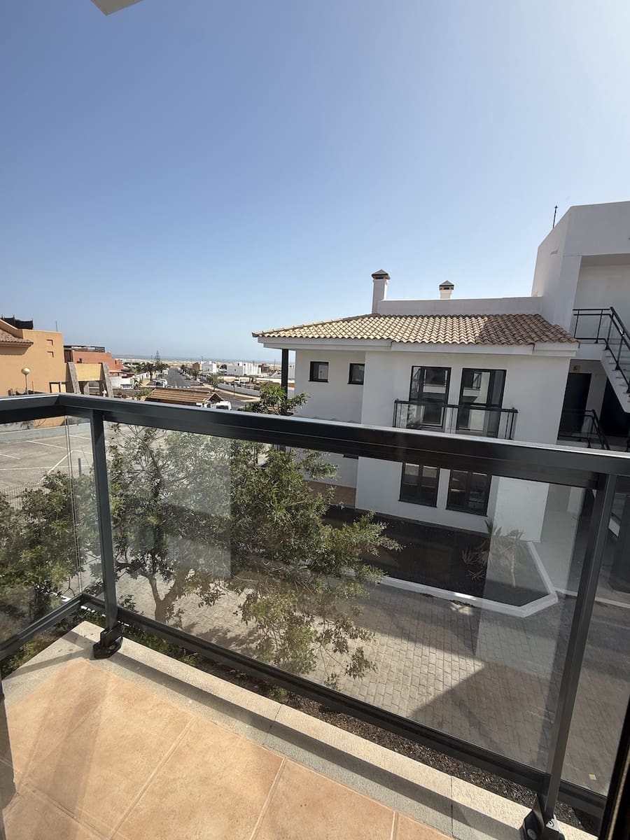 3 slaapkamer Appartement te koop in Corralejo met garage - € 360.000 (Ref: 9340539)