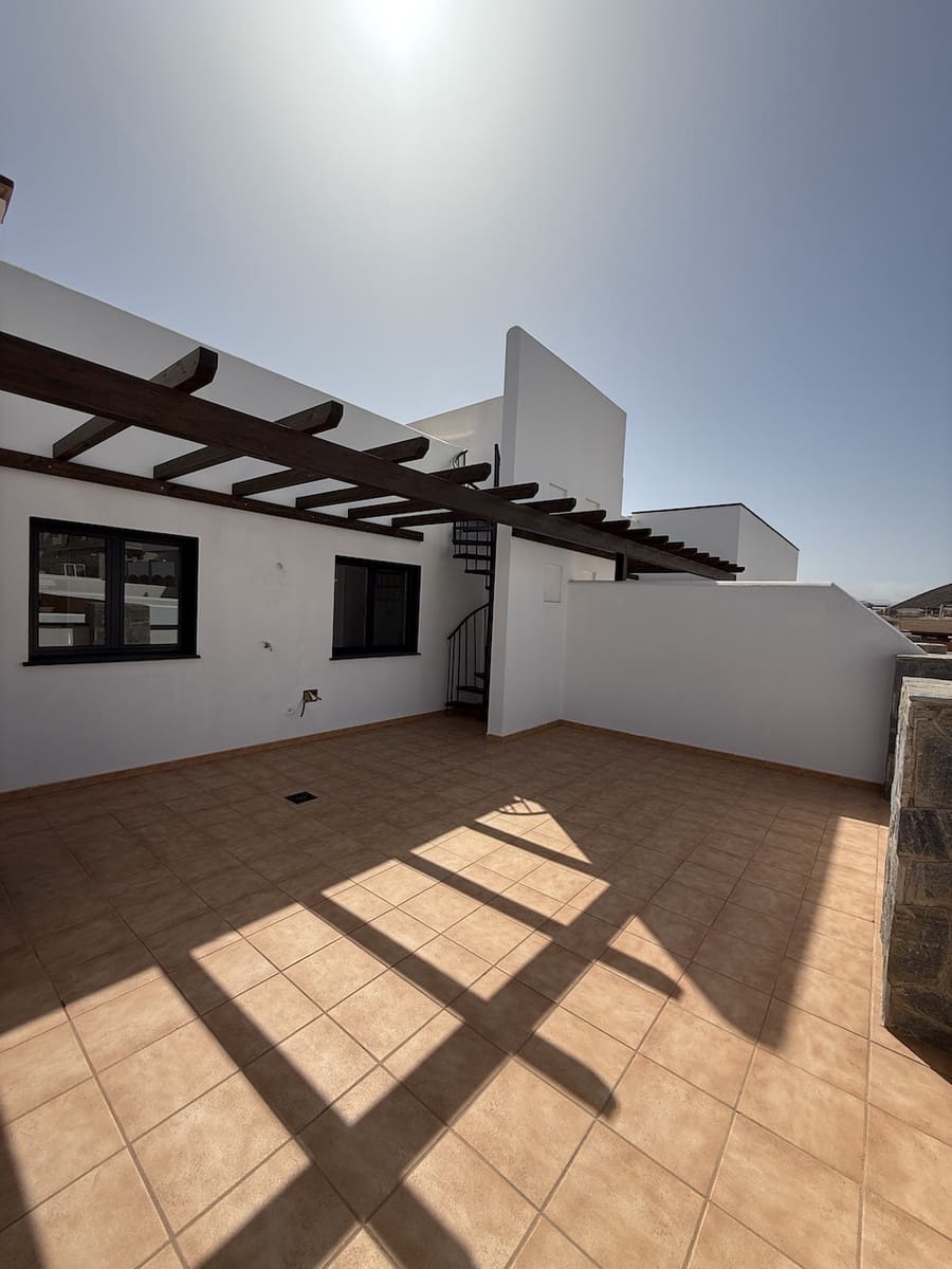 3 slaapkamer Appartement te koop in Corralejo met garage - € 360.000 (Ref: 9340539)