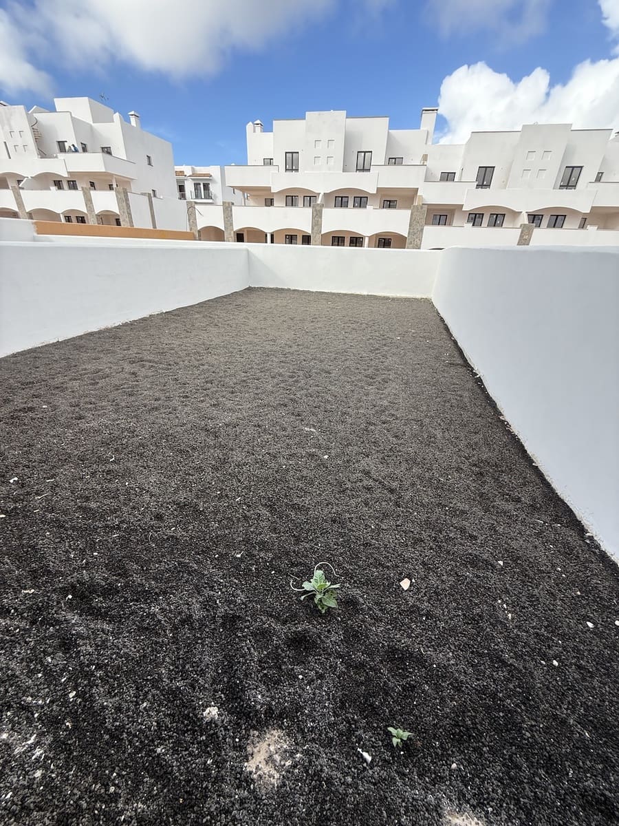 2 sovrum Lägenhet till salu i Corralejo med pool garage - 249 000 € (Ref: 9348775)