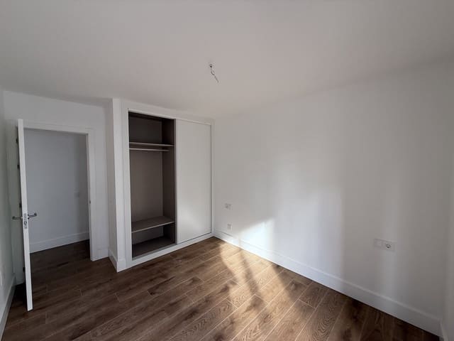 2 soveværelse Lejlighed til salg i Corralejo, La Oliva med swimmingpool garage - € 269.000 (Ref: 9348775)