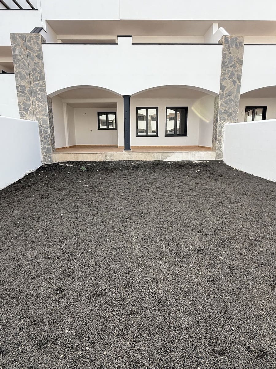 2 bedroom Apartment for sale in Corralejo with pool garage - € 269,000 (Ref: 9348775)