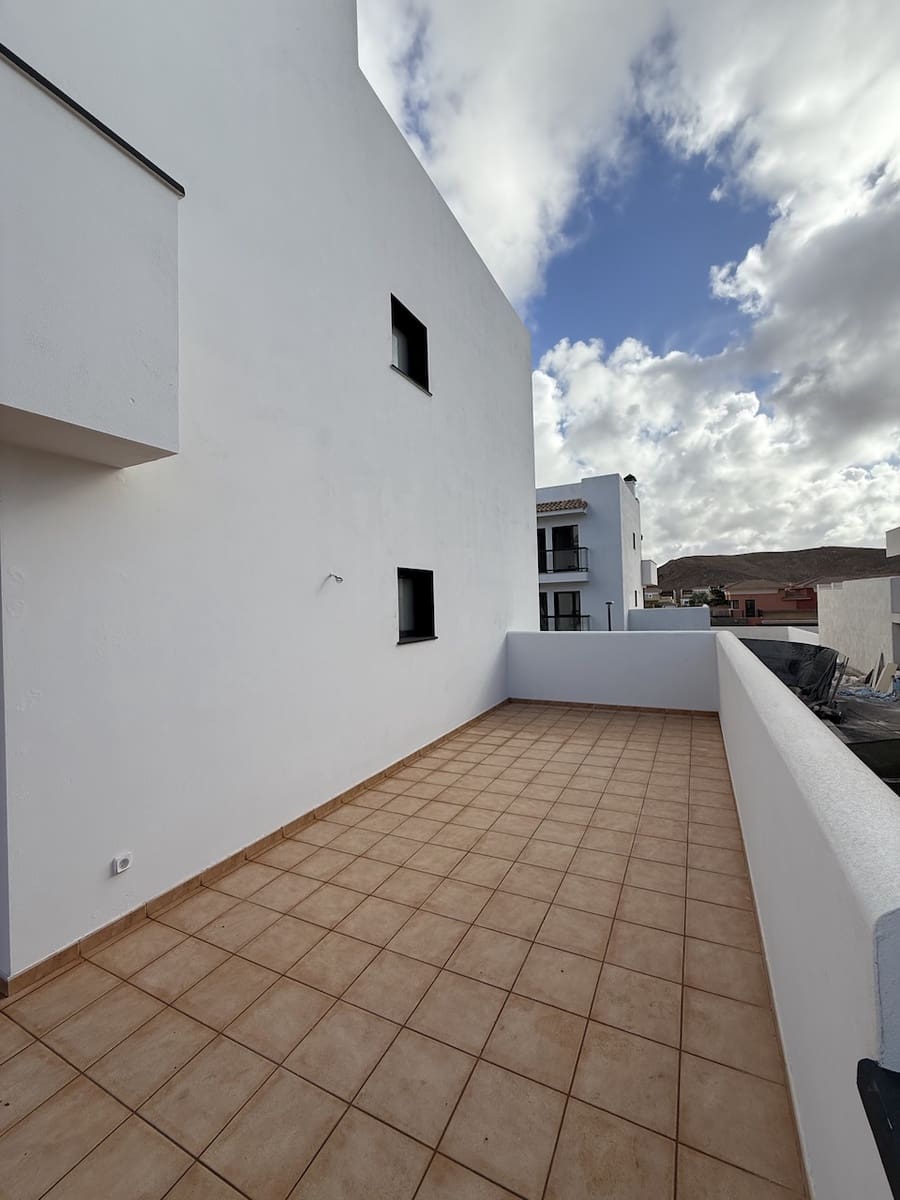 2 sovrum Lägenhet till salu i Corralejo med pool garage - 255 000 € (Ref: 9348776)