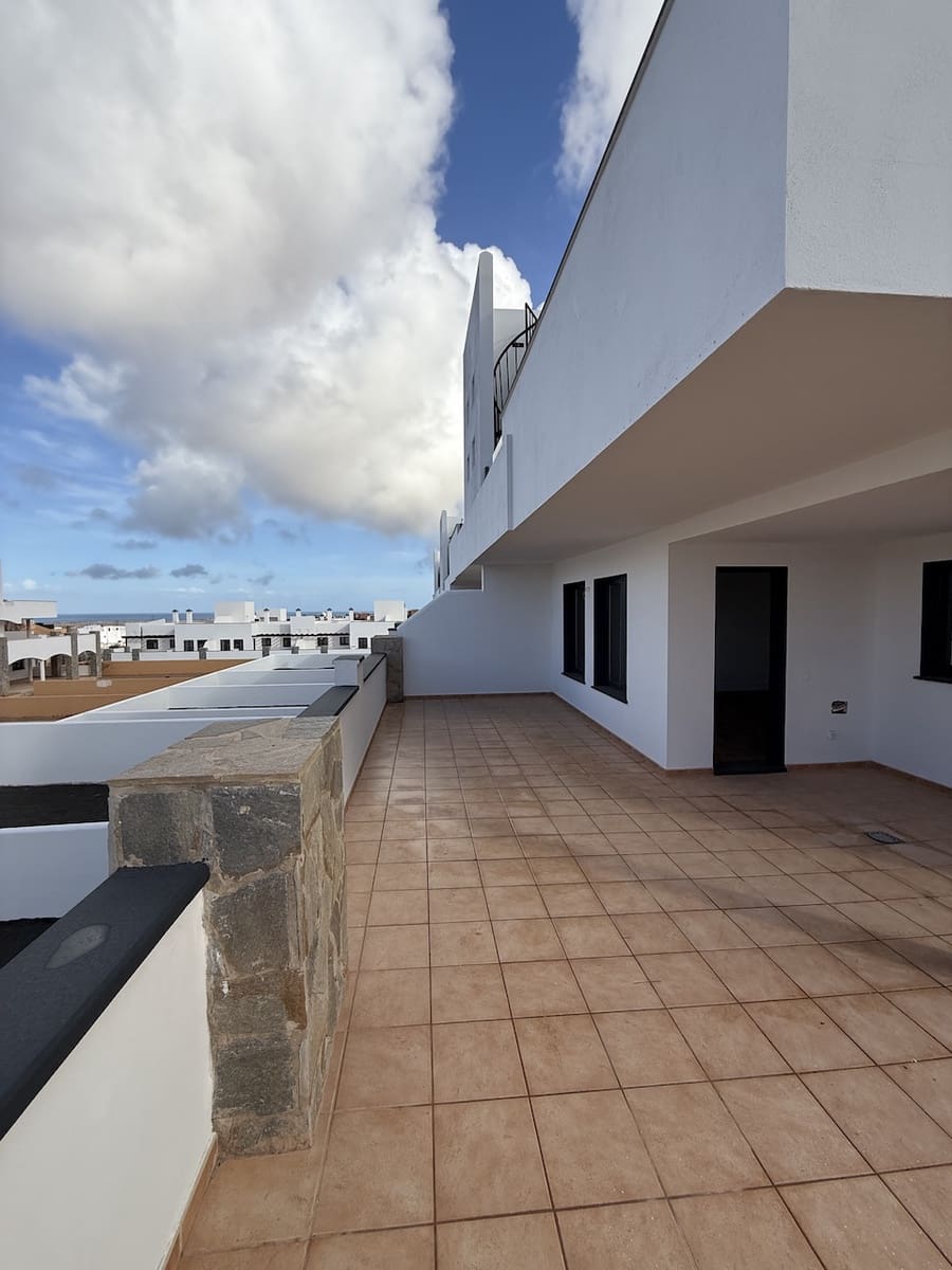 2 sovrum Lägenhet till salu i Corralejo med pool garage - 255 000 € (Ref: 9348776)