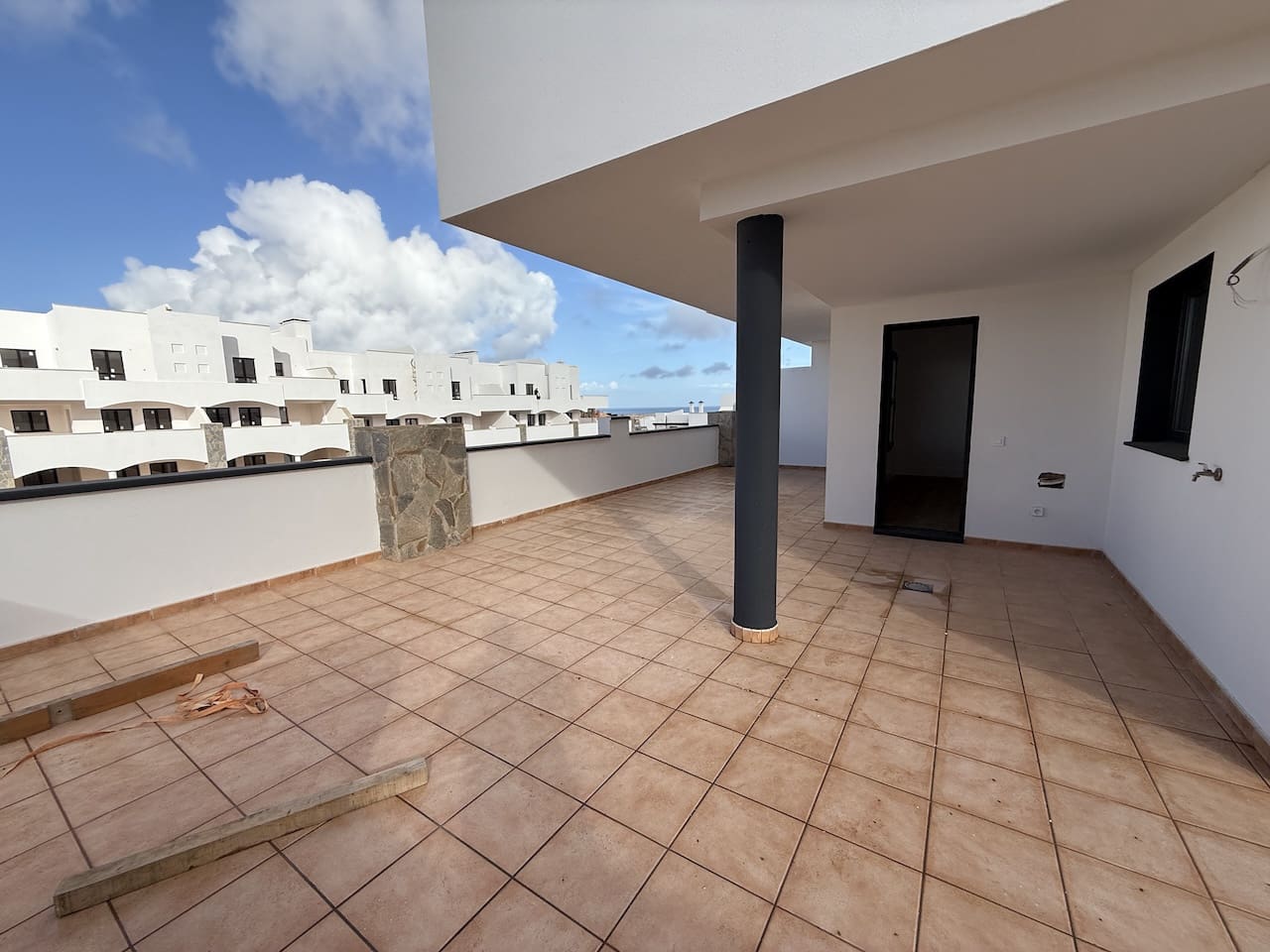 2 sovrum Lägenhet till salu i Corralejo med pool garage - 255 000 € (Ref: 9348776)
