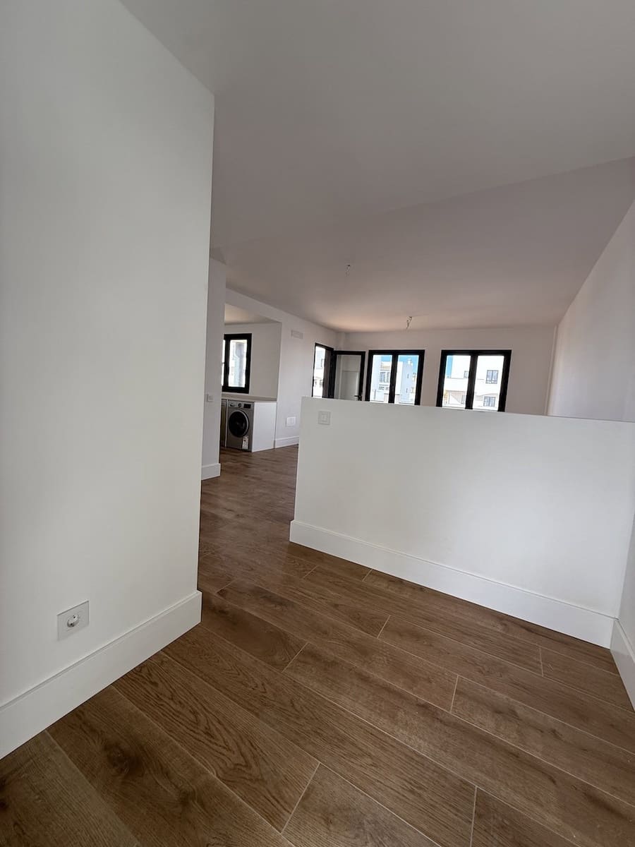 2 bedroom Apartment for sale in Corralejo with pool garage - € 269,000 (Ref: 9348776)