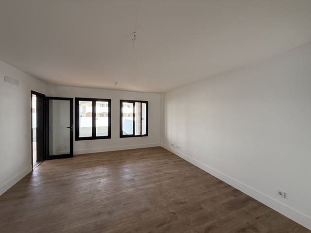 3 sovrum Lägenhet till salu i Corralejo, La Oliva med pool garage - 335 000 € (Ref: 9348777)