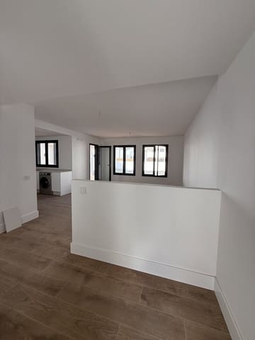 3 sovrum Lägenhet till salu i Corralejo, La Oliva med pool garage - 335 000 € (Ref: 9348777)