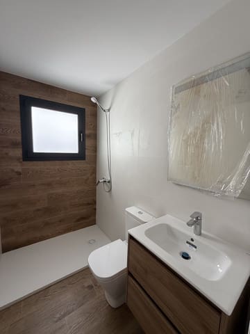3 sovrum Lägenhet till salu i Corralejo, La Oliva med pool garage - 335 000 € (Ref: 9348777)