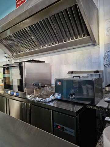 Commercial for sale in Corralejo, La Oliva - € 270,000 (Ref: 9360746)