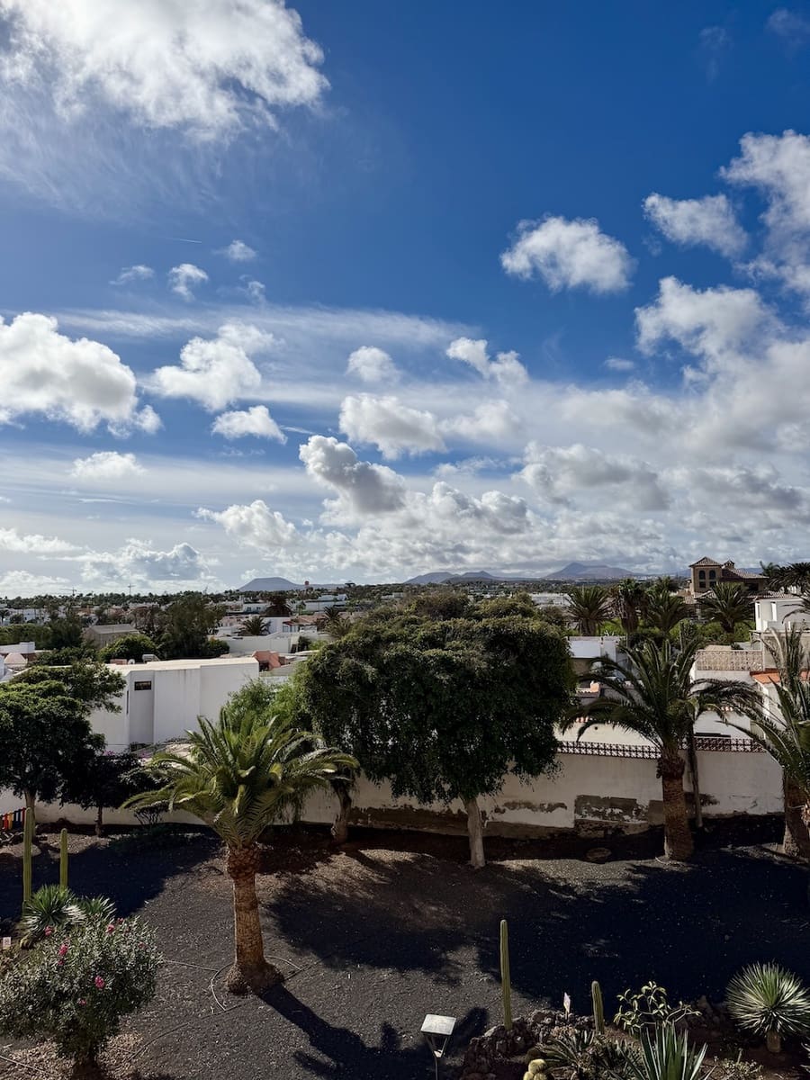 2 sovrum Lägenhet till salu i Corralejo - 320 000 € (Ref: 9360992)