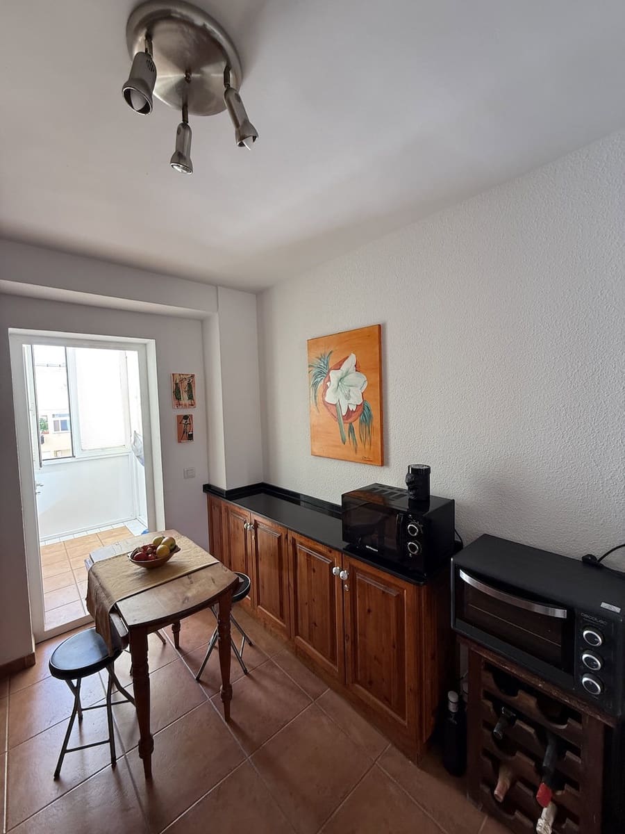 2 bedroom Apartment for sale in Corralejo with garage - € 320,000 (Ref: 9360992)
