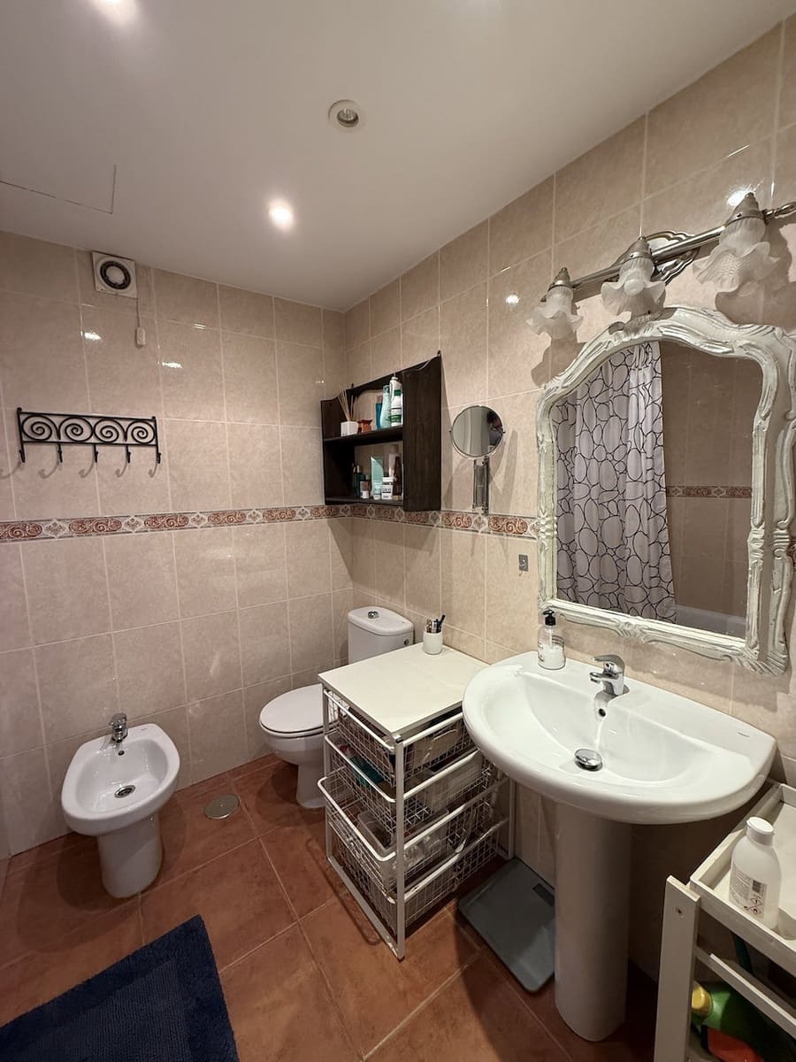 2 bedroom Apartment for sale in Corralejo with garage - € 320,000 (Ref: 9360992)