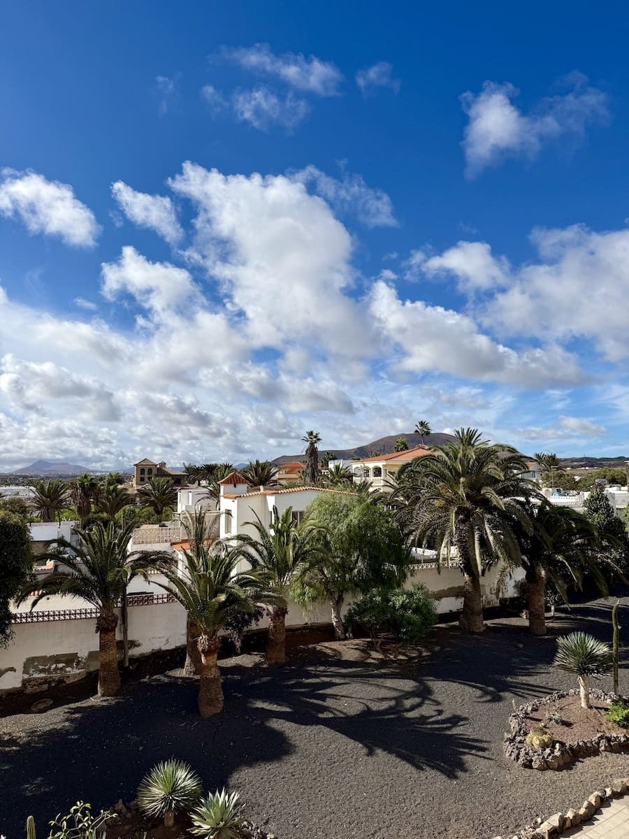 2 bedroom Apartment for sale in Corralejo with garage - € 320,000 (Ref: 9360992)