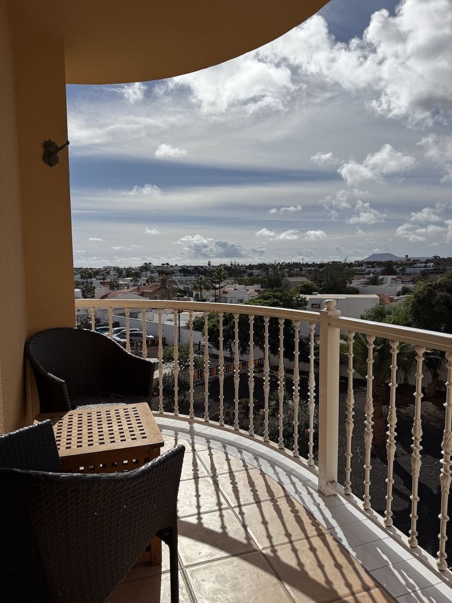 2 bedroom Apartment for sale in Corralejo with garage - € 320,000 (Ref: 9360992)