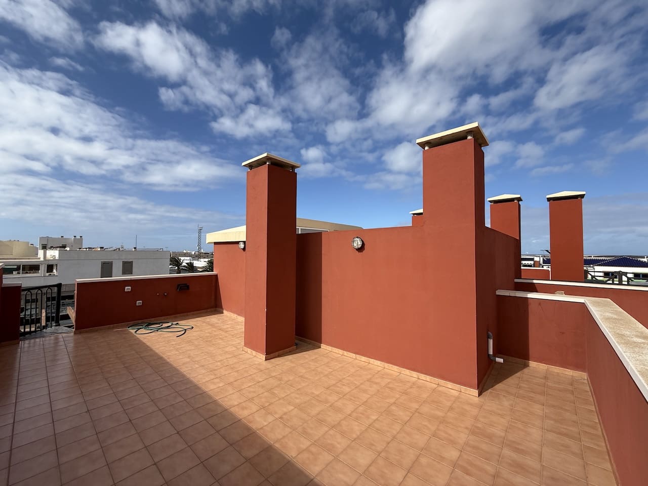 2 Zimmer Apartment zu verkaufen in El Cotillo mit Garage - 320.000 € (Ref: 9444645)