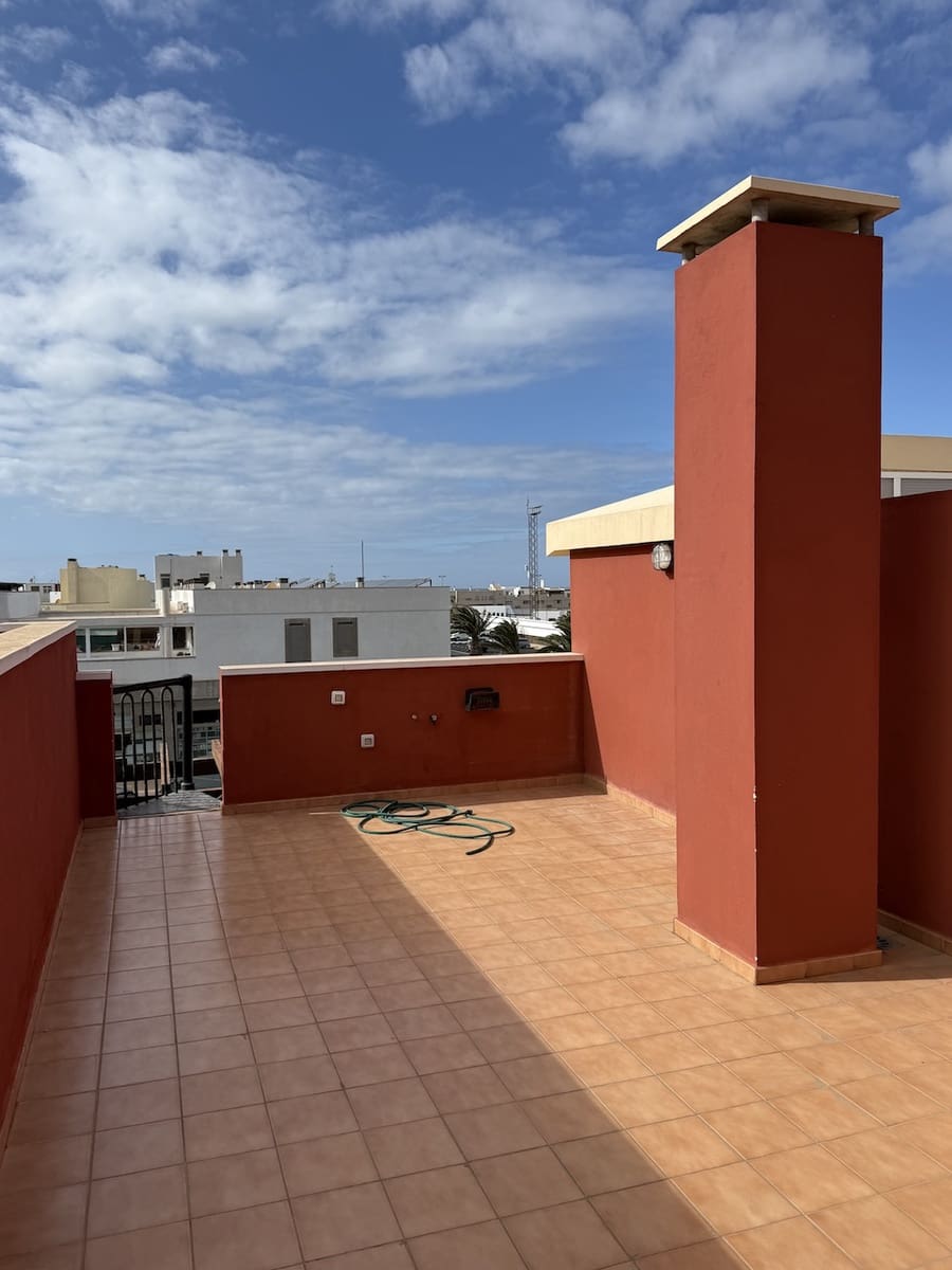 2 Zimmer Apartment zu verkaufen in El Cotillo mit Garage - 320.000 € (Ref: 9444645)