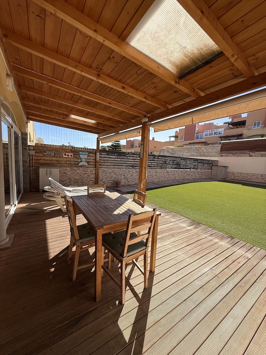 1 bedroom Apartment for sale in Corralejo with pool garage - € 285,000 (Ref: 9487923)