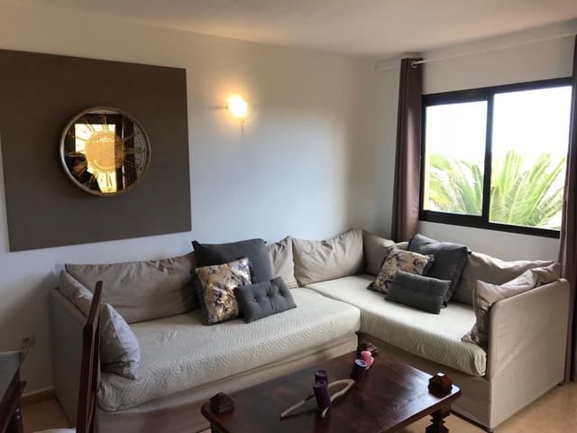 1 slaapkamer Appartement te koop in Corralejo, La Oliva met zwembad - € 210.000 (Ref: 9487924)